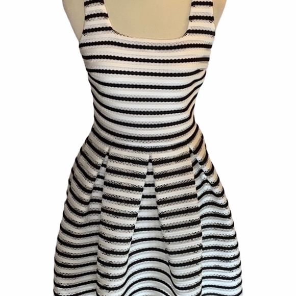 Soprano Summer Time Dress - Picture 1 of 10